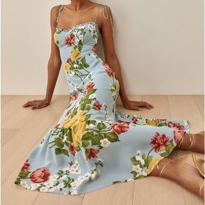 Reformation Enya Dress
Color: Florist